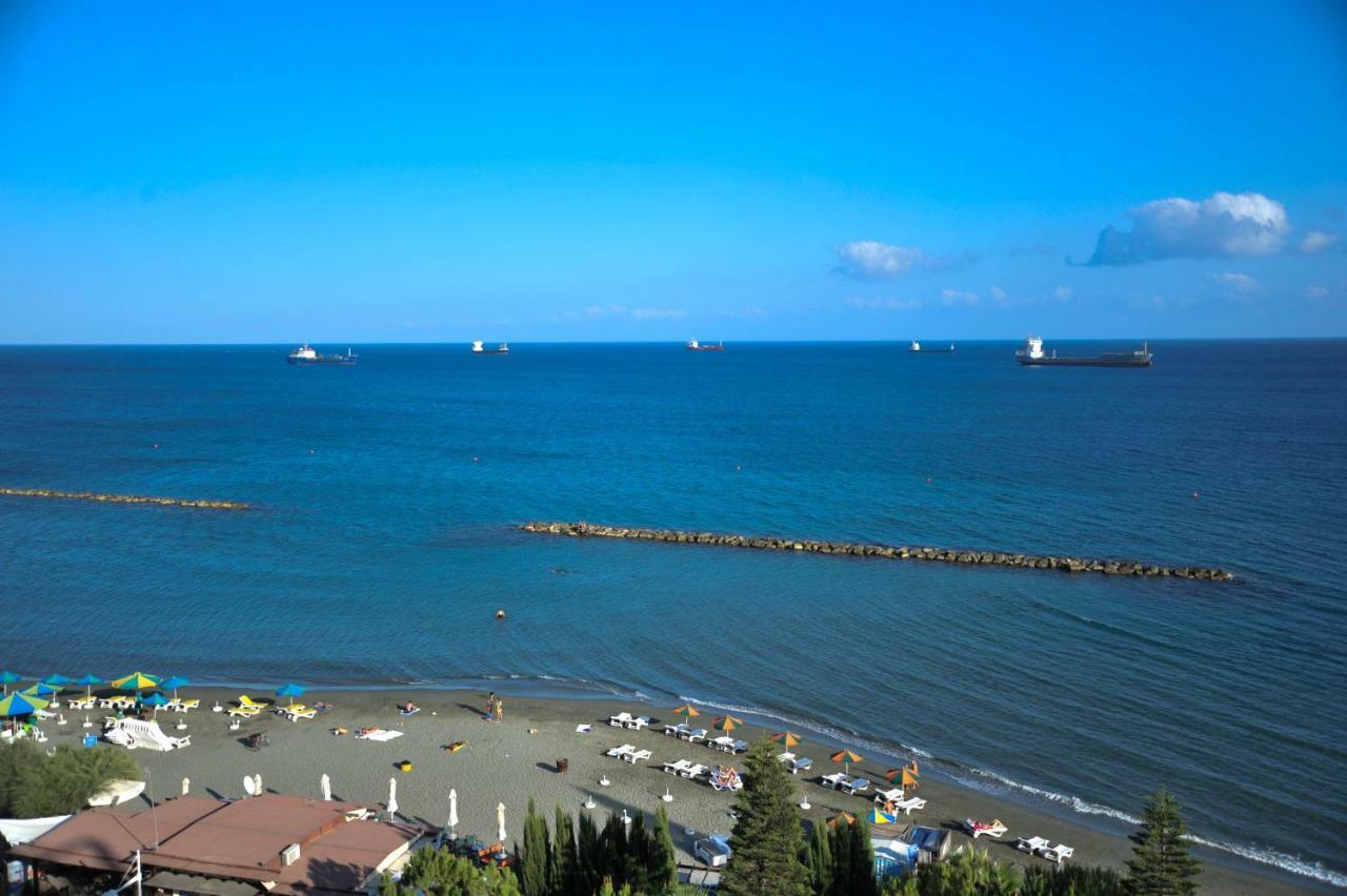Pier Beach Hotel Apartments Limassol Exterior foto